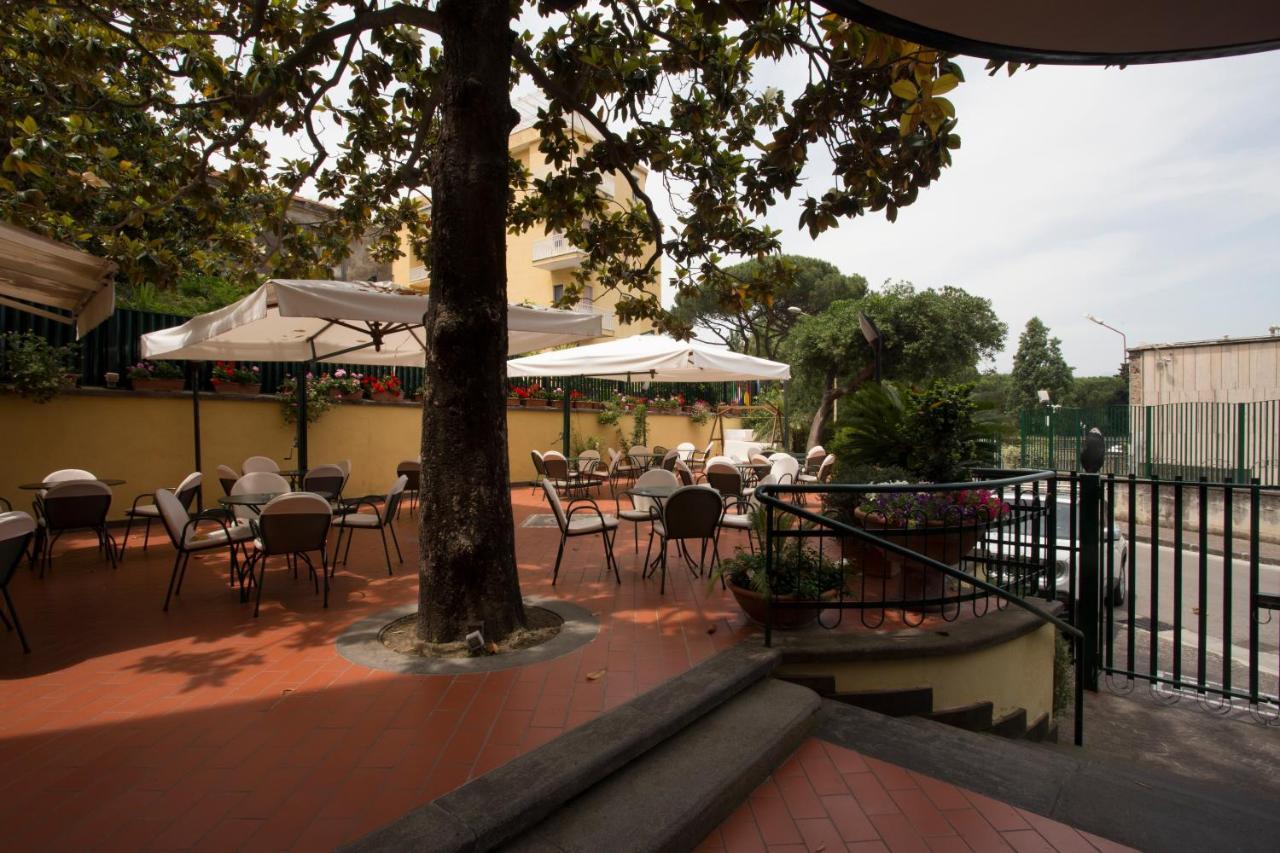 Hotel Villa Serena Castellammare di Stabia Buitenkant foto