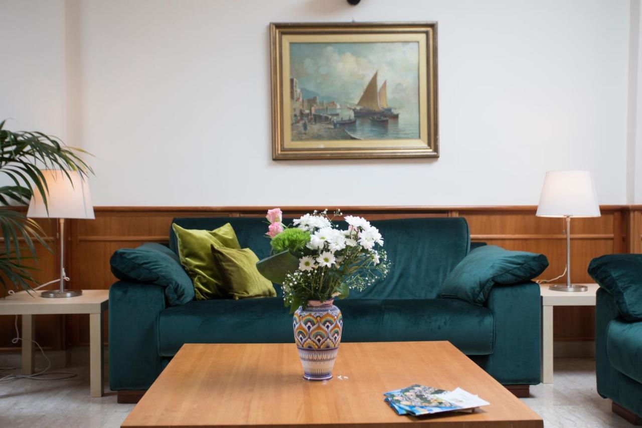Hotel Villa Serena Castellammare di Stabia Buitenkant foto