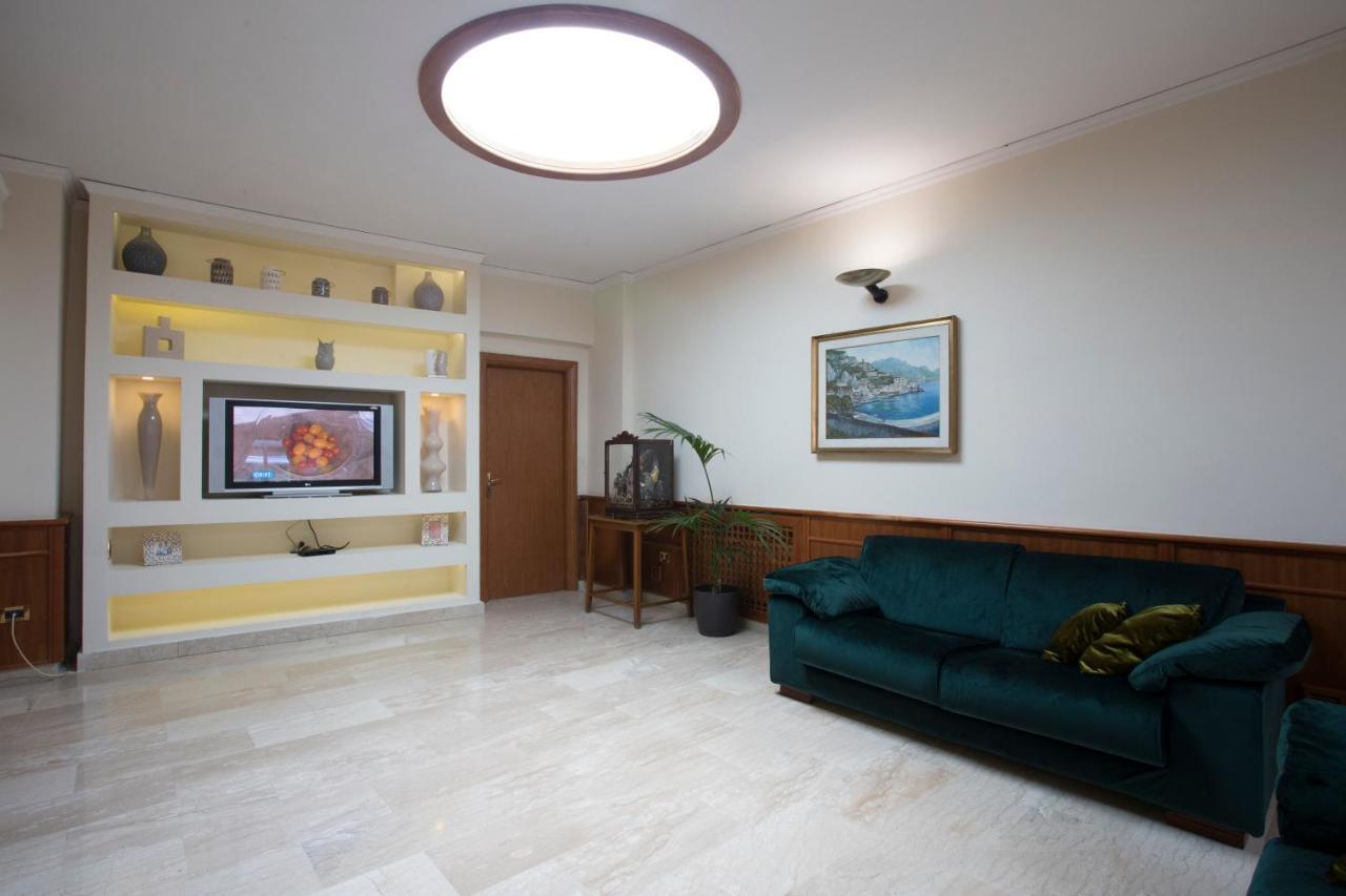Hotel Villa Serena Castellammare di Stabia Buitenkant foto