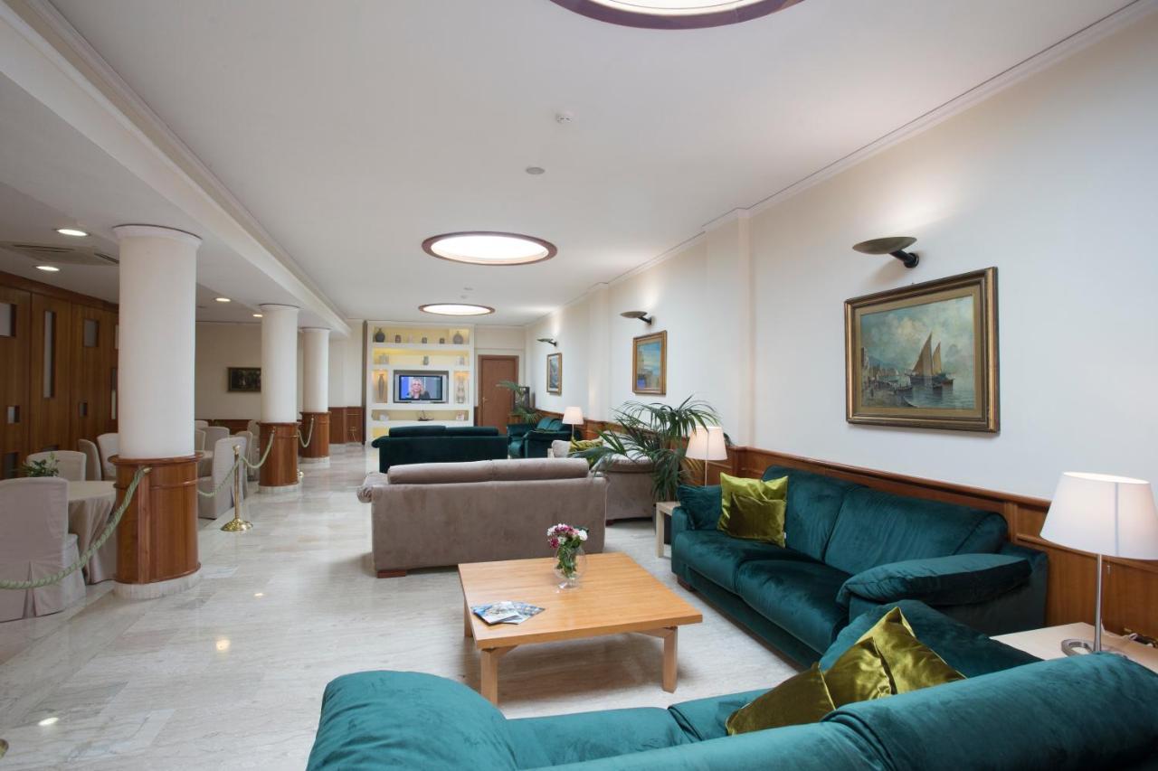 Hotel Villa Serena Castellammare di Stabia Buitenkant foto