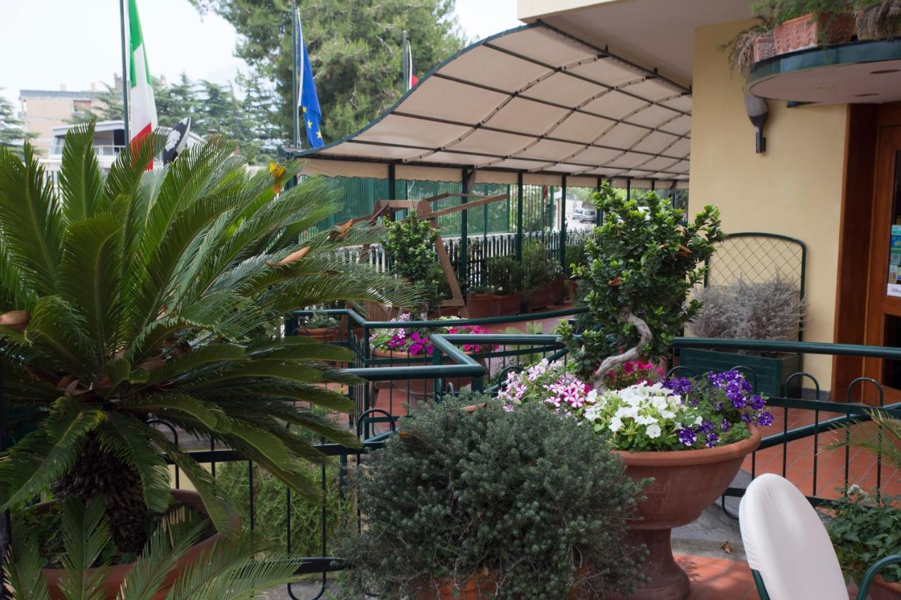 Hotel Villa Serena Castellammare di Stabia Buitenkant foto