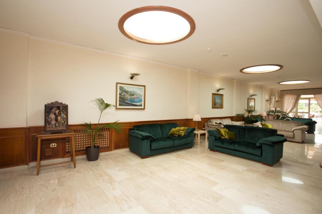 Hotel Villa Serena Castellammare di Stabia Buitenkant foto