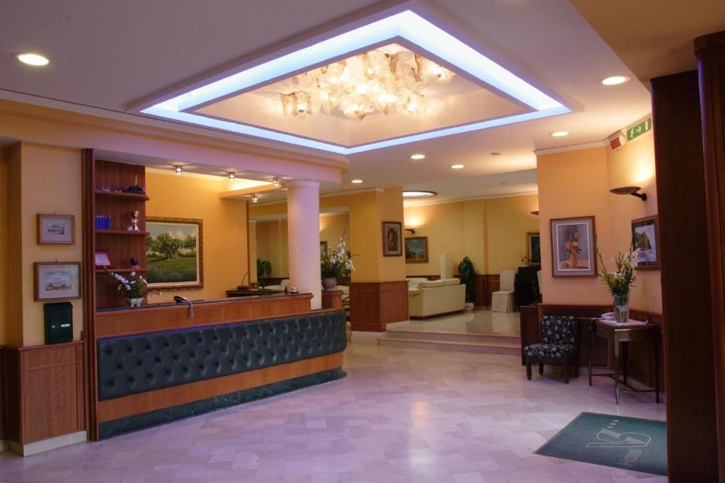 Hotel Villa Serena Castellammare di Stabia Buitenkant foto