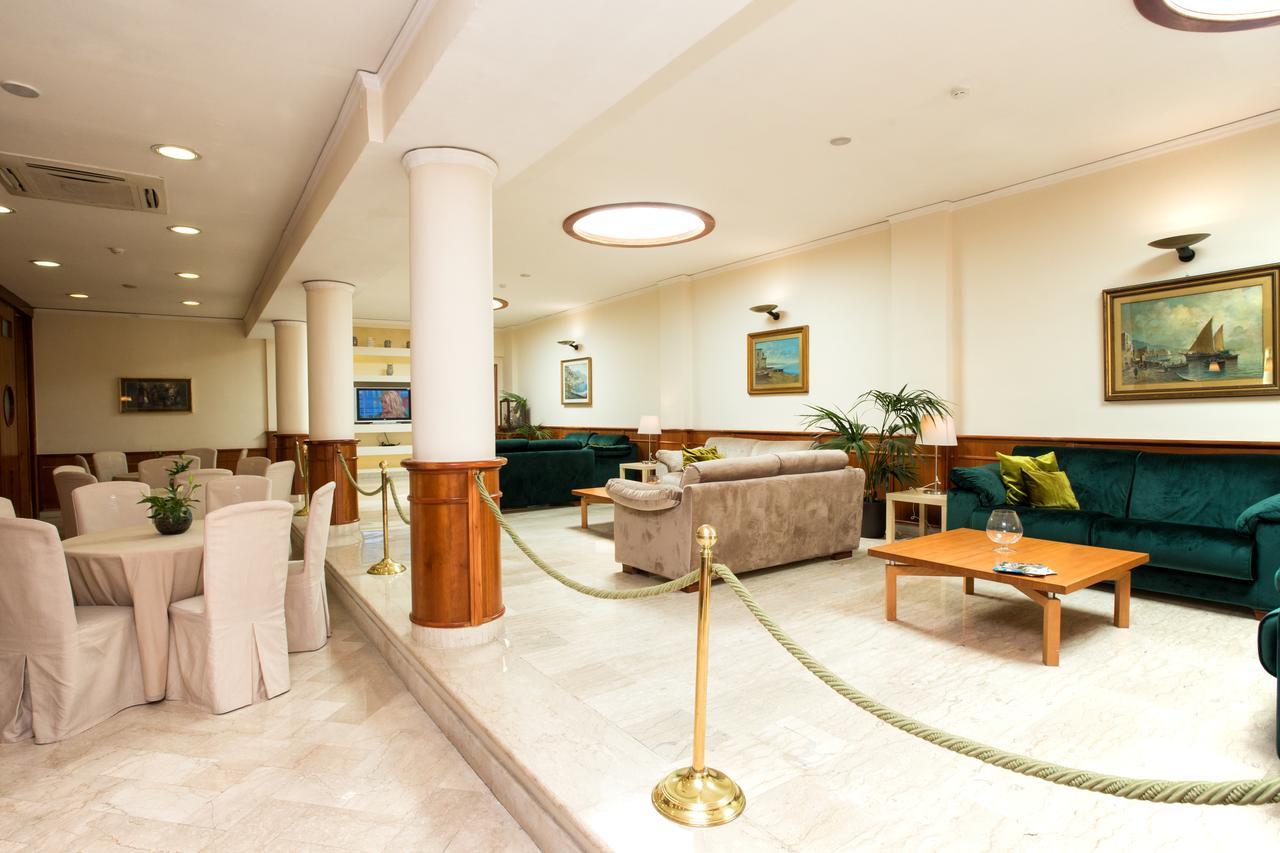 Hotel Villa Serena Castellammare di Stabia Buitenkant foto