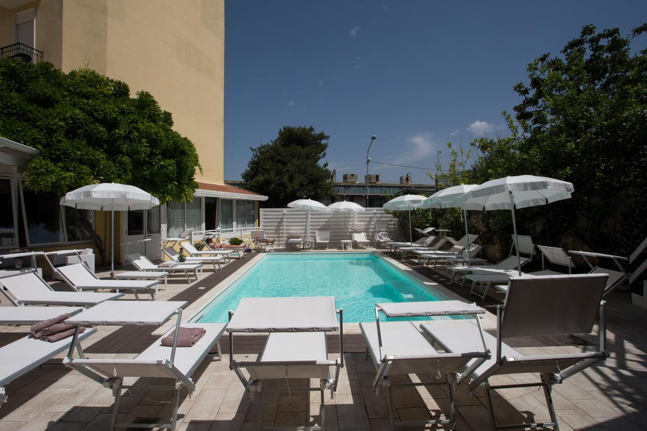 Hotel Villa Serena Castellammare di Stabia Buitenkant foto