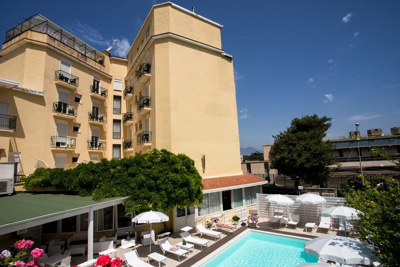 Hotel Villa Serena Castellammare di Stabia Buitenkant foto