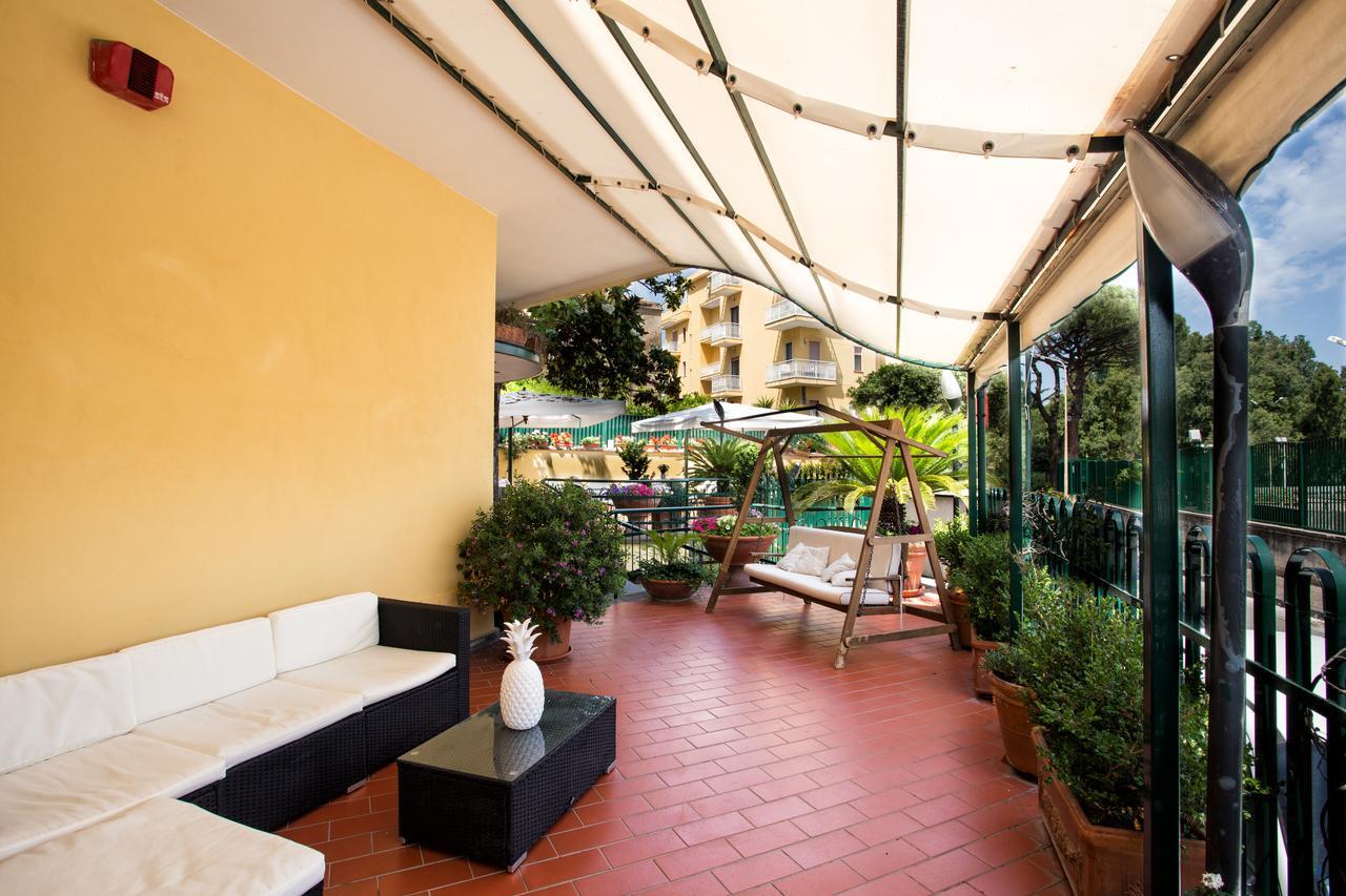 Hotel Villa Serena Castellammare di Stabia Buitenkant foto